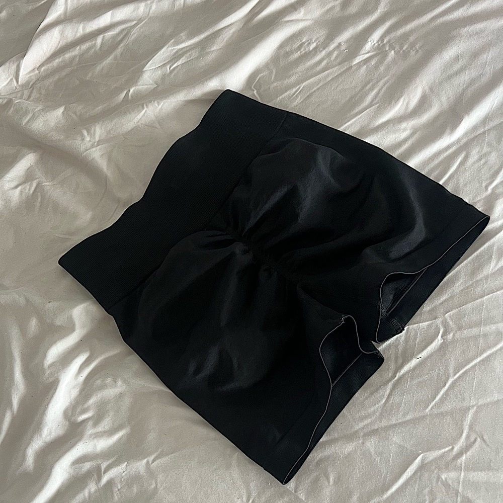 BRAND NEW scrunch butt black biker shorts
